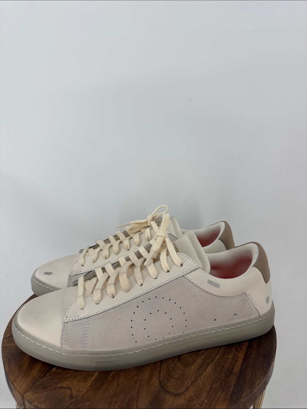 Oliver Cabell Distressed Low Top Sneakers Cream Suede Women’s 9‎ EU 39